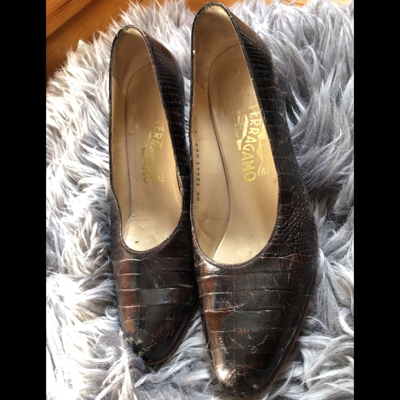 Salvatore Ferragamo brown embossed crocodile shoes - Picture 3 of 7